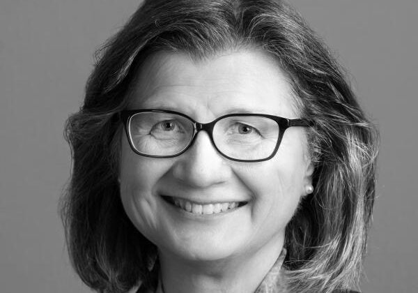 maryellen-giger headshot