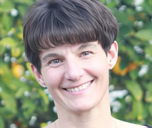 Stacey Tinianov headshoat